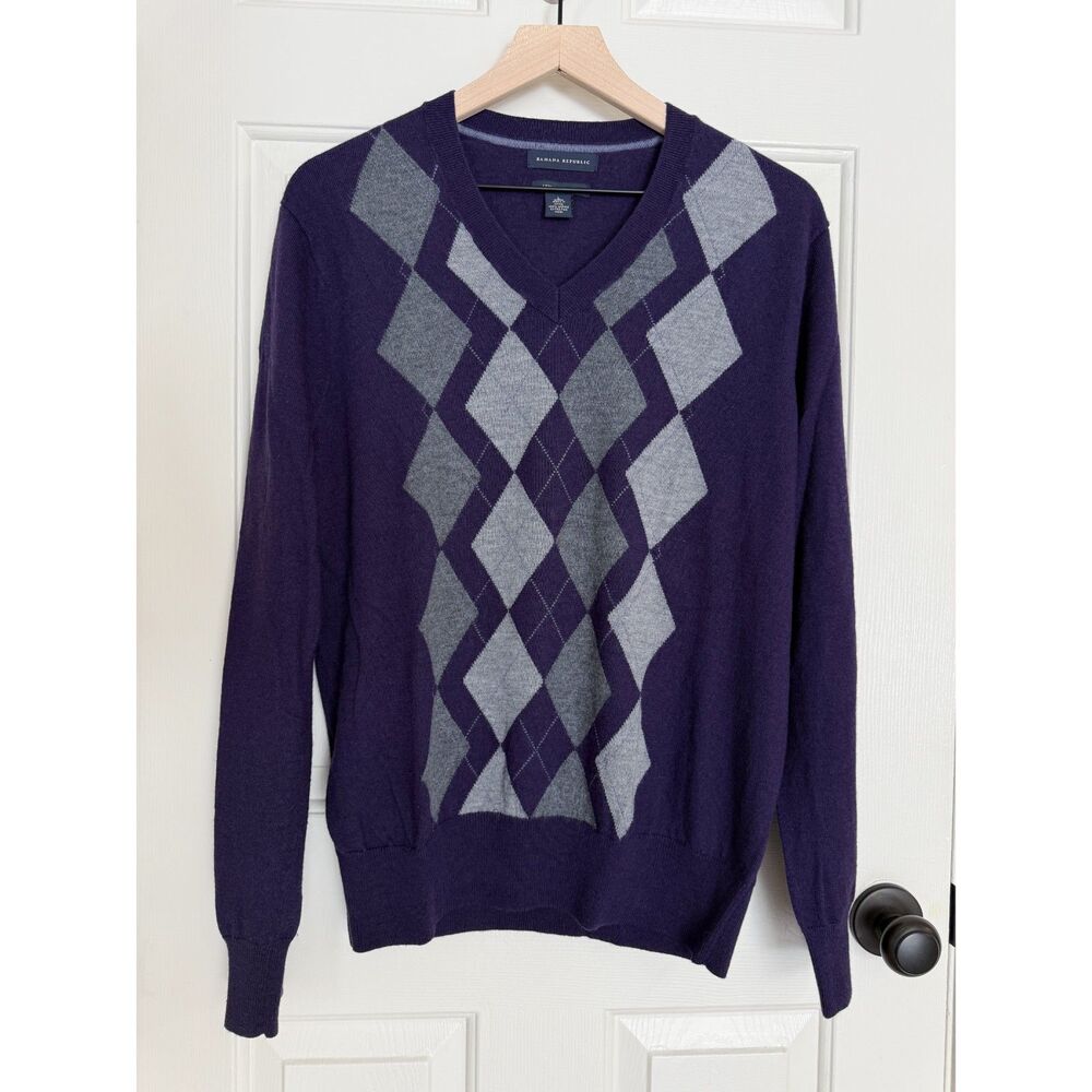 Banana Republic Mens L 100% Extra Fine Merino Wool Purple Argyle Sweater V Neck